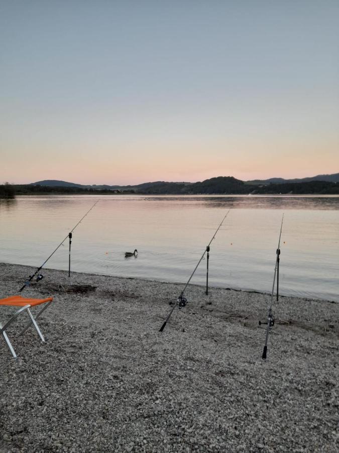 Mobilheim Chalet Bei Georg Seekirchen am Wallersee Buitenkant foto