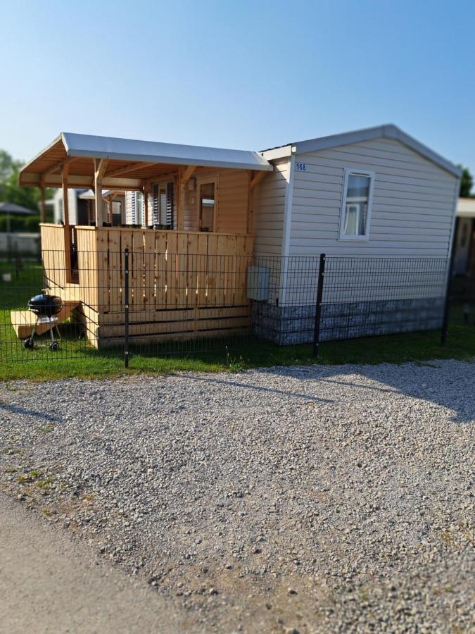 Mobilheim Chalet Bei Georg Seekirchen am Wallersee Buitenkant foto